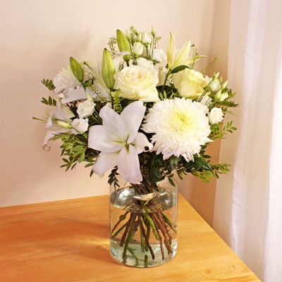 Embrace timeless elegance with our classical bouquet, expertly handcrafted by local florists for the perfect Anniversary or Birthday or Easter gift. This exquisite arrangement features a harmonious blend of blooms, colors, and scents, meticulously chosen to evoke joy and appreciation. Buy online and amaze your special someone with a surprise flower delivery. 