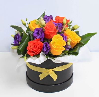 Expertly handcrafted by local florists using sustainable and ethically sourced flowers, our Rose Box Citrus bouquet is a stunning combination of colours that makes it the ideal gift for Birthdays and Anniversaries.